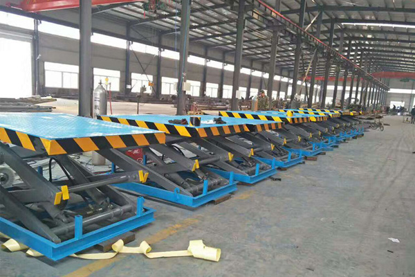 自行走(zǒu)升降機(jī)_固定登車橋_升降舞台_移動登車橋_裝卸平台_升降貨梯