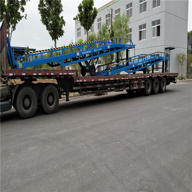 移動(dòng)登車橋(qiáo)發貨中 移動登車橋發(fā)貨(huò)中
